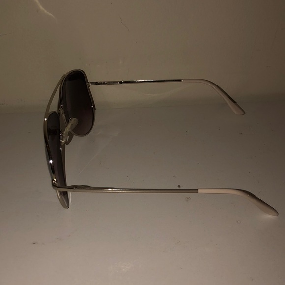 Aviator sunglasses - Picture 2 of 3